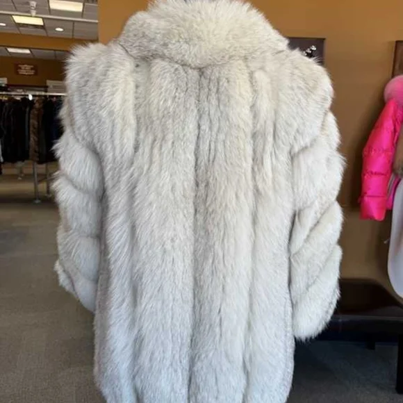 Elegant Blue Fox Fur Coat